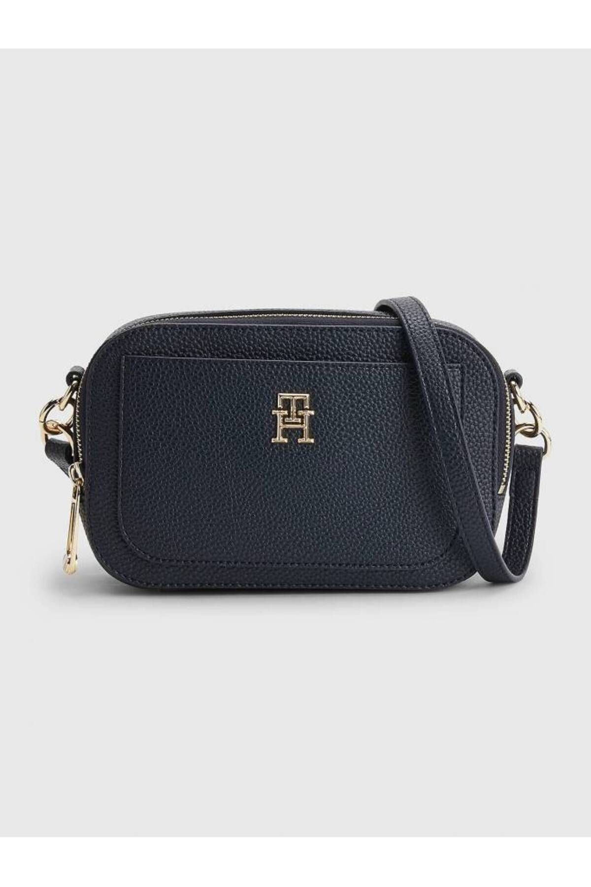 Tommy best sale messenger bag