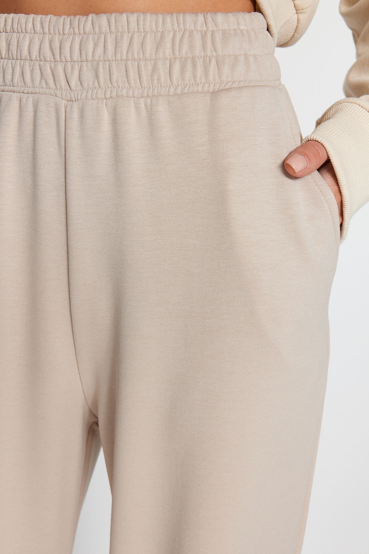 Trendyol Collection-Stone Premium Soft Fabric Kapsy Široká noha/Uvolněný střih Pletené tepláky Kalhoty TWOAW24EA00012 4