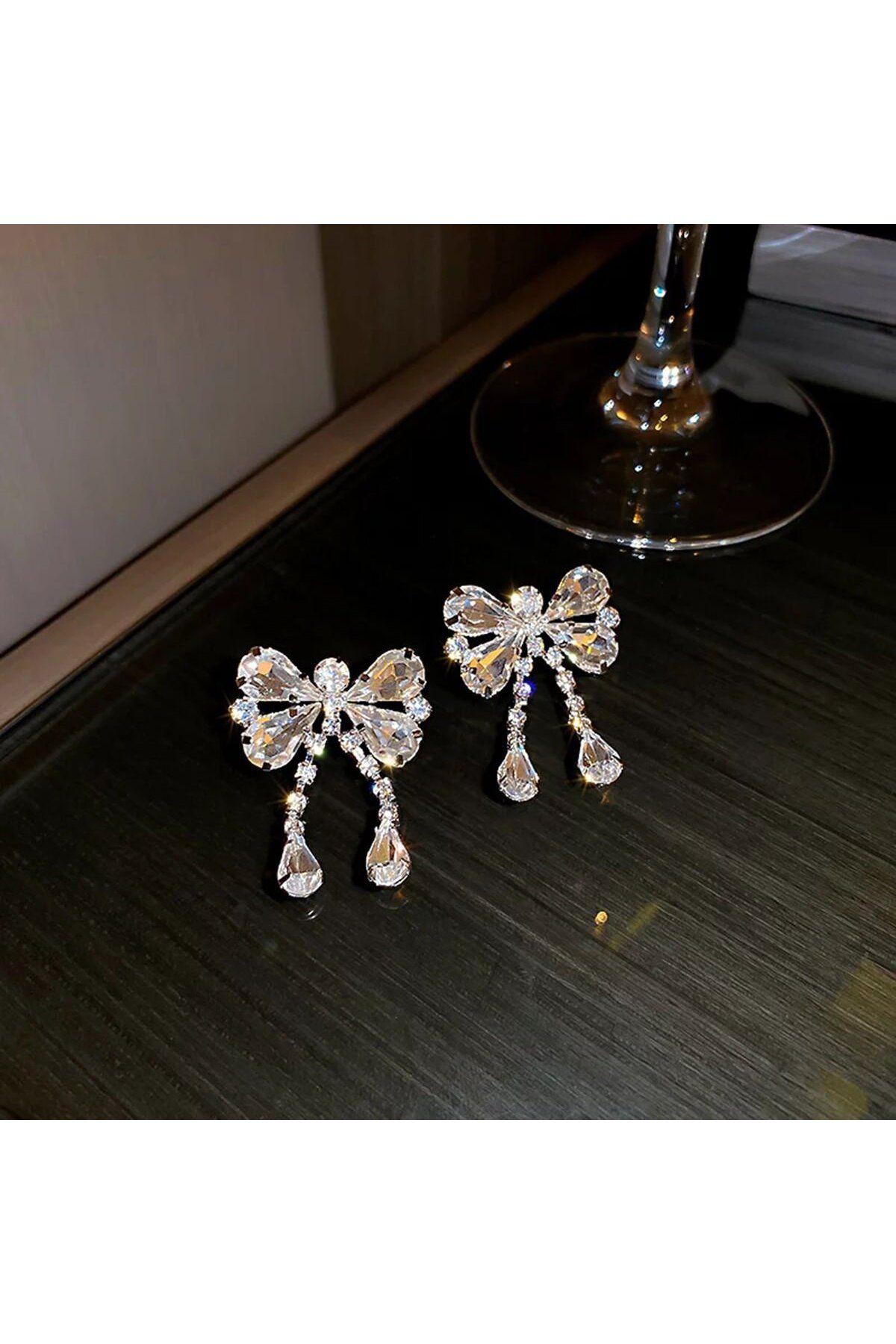 Flaner Paris Aksesuar-Jewelled butterfly motif necklace and earring set 8