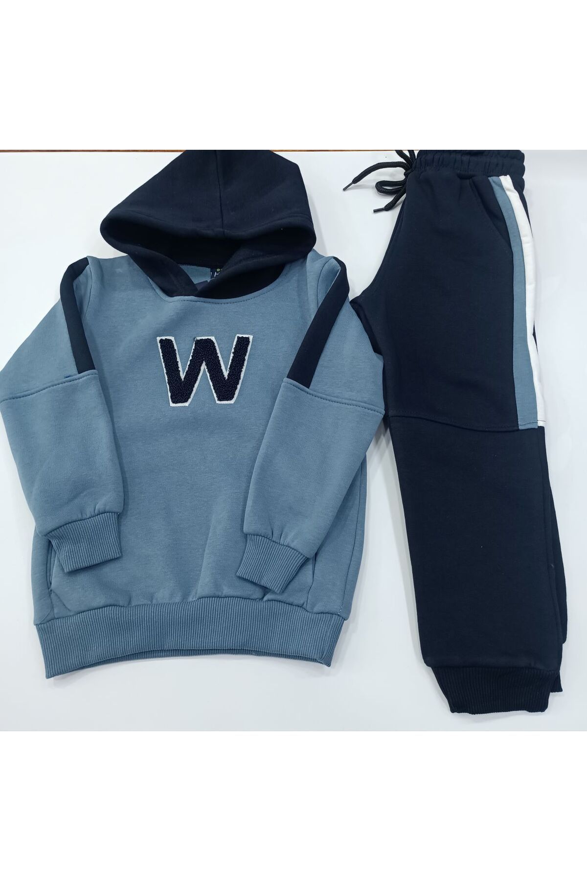 Winter tracksuit for kids 2025