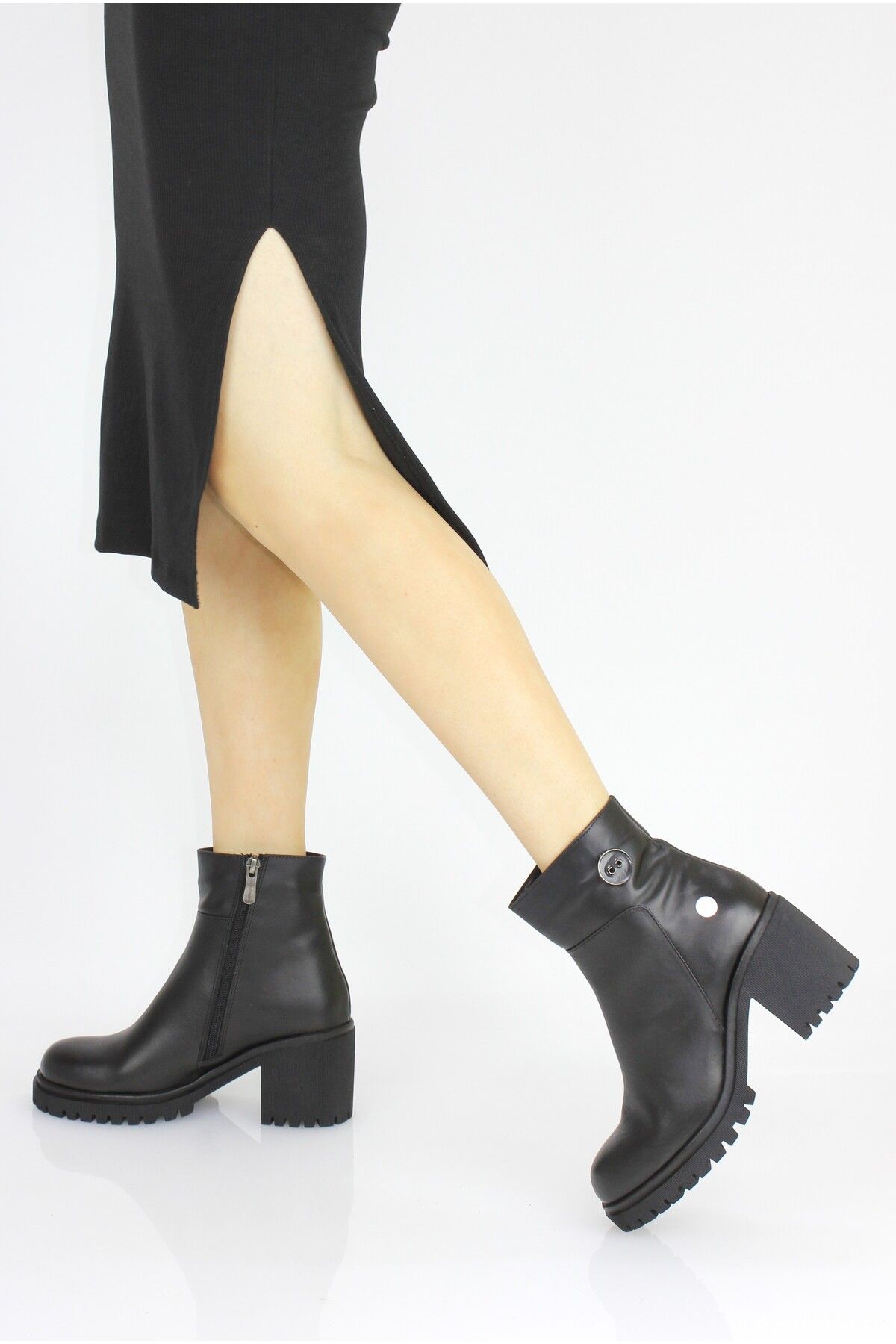 Mammamia Women s Zippered Classic Genuine Leather Thick Heeled Platform Boots
