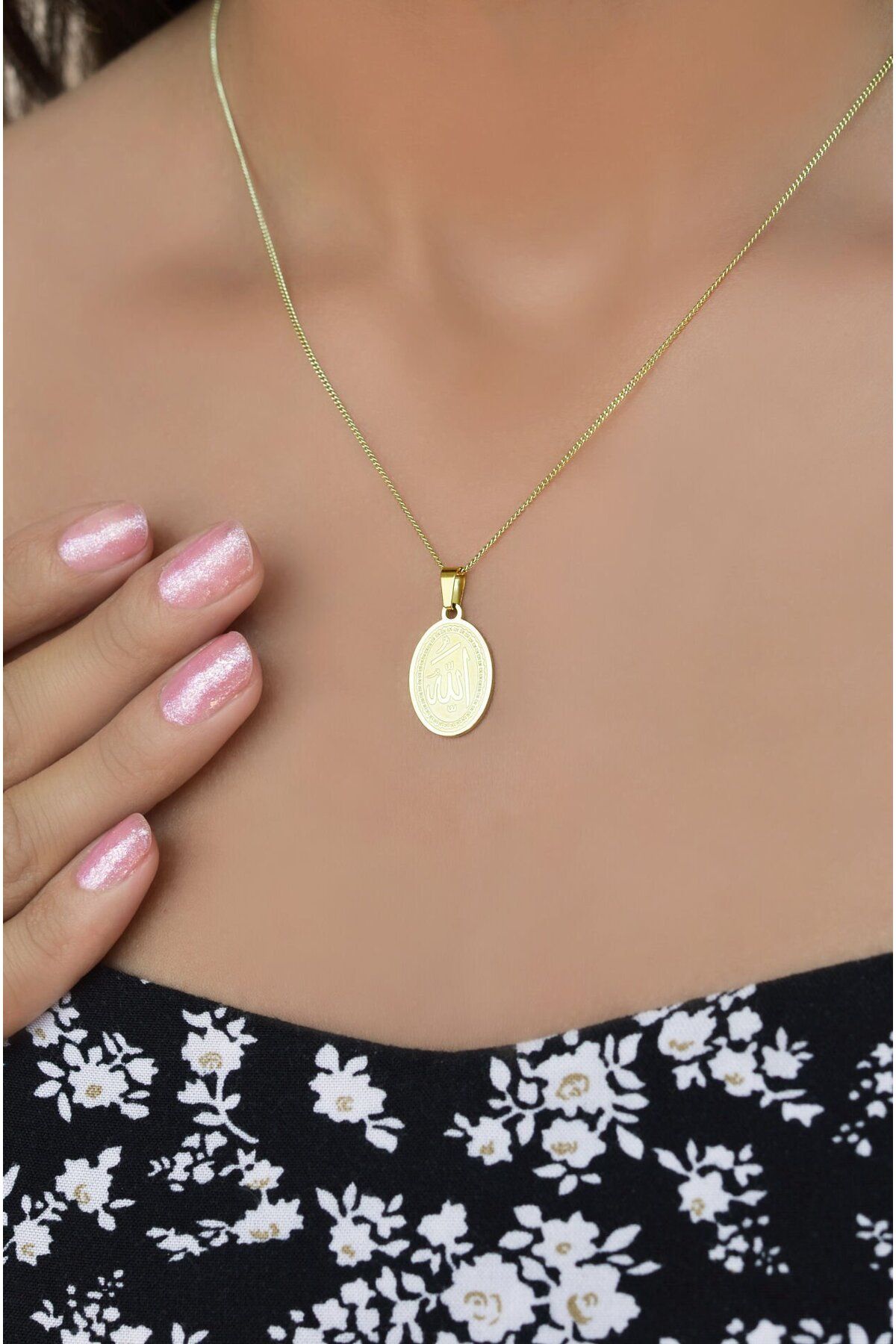 Medallion pendant store