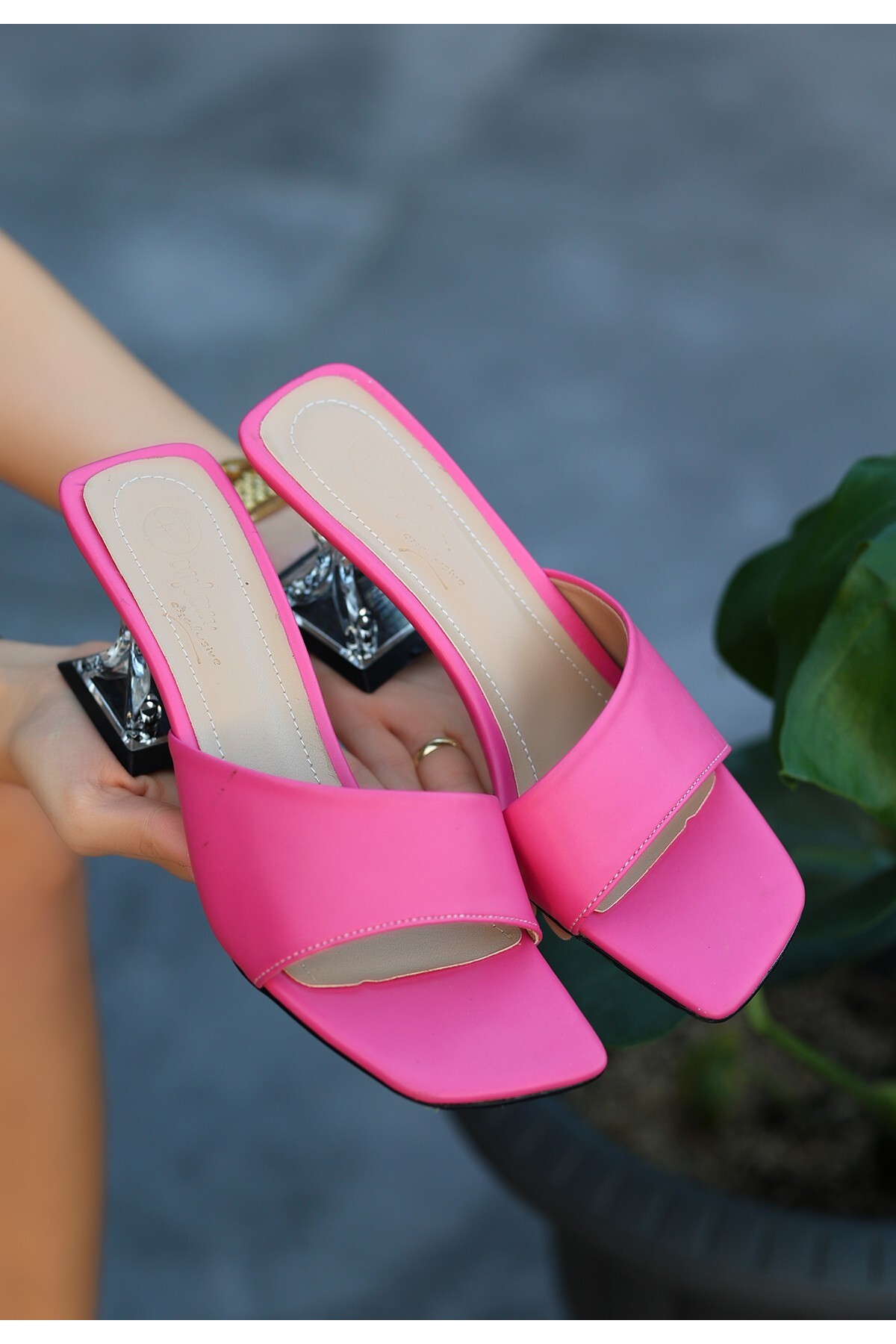 Stey Fuşya Cilt Topuklu Terlik