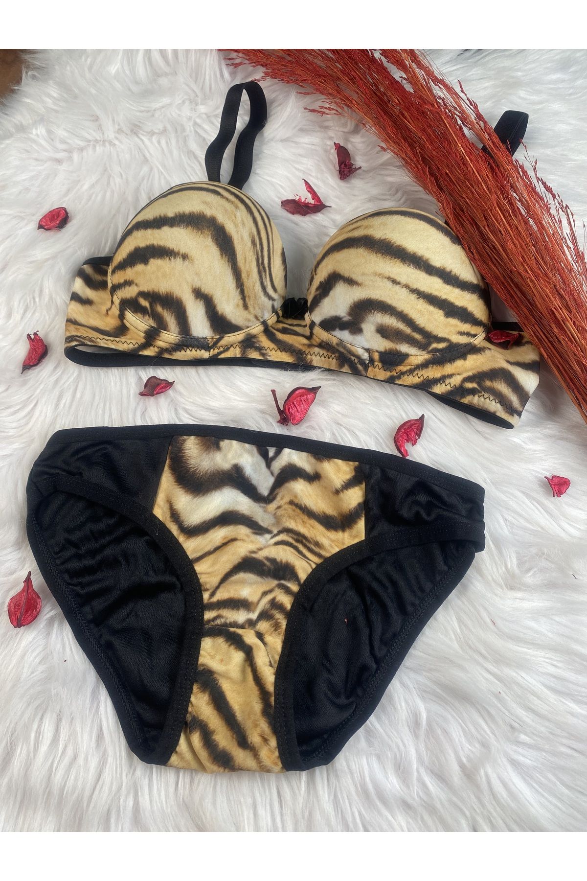 Masal Lingerie Women's Covered Tiger Pattern Padded Stylish Bra