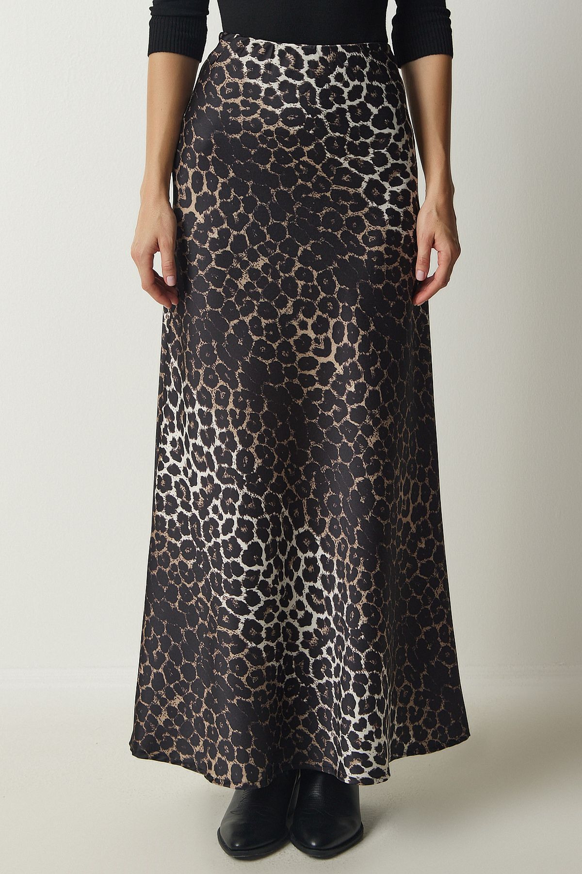 Dark leopard hotsell maxi skirt