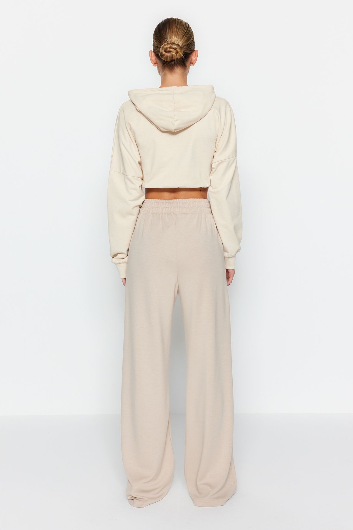 Trendyol Collection-Stone Premium Soft Fabric Kapsy Široká noha/Uvolněný střih Pletené tepláky Kalhoty TWOAW24EA00012 5