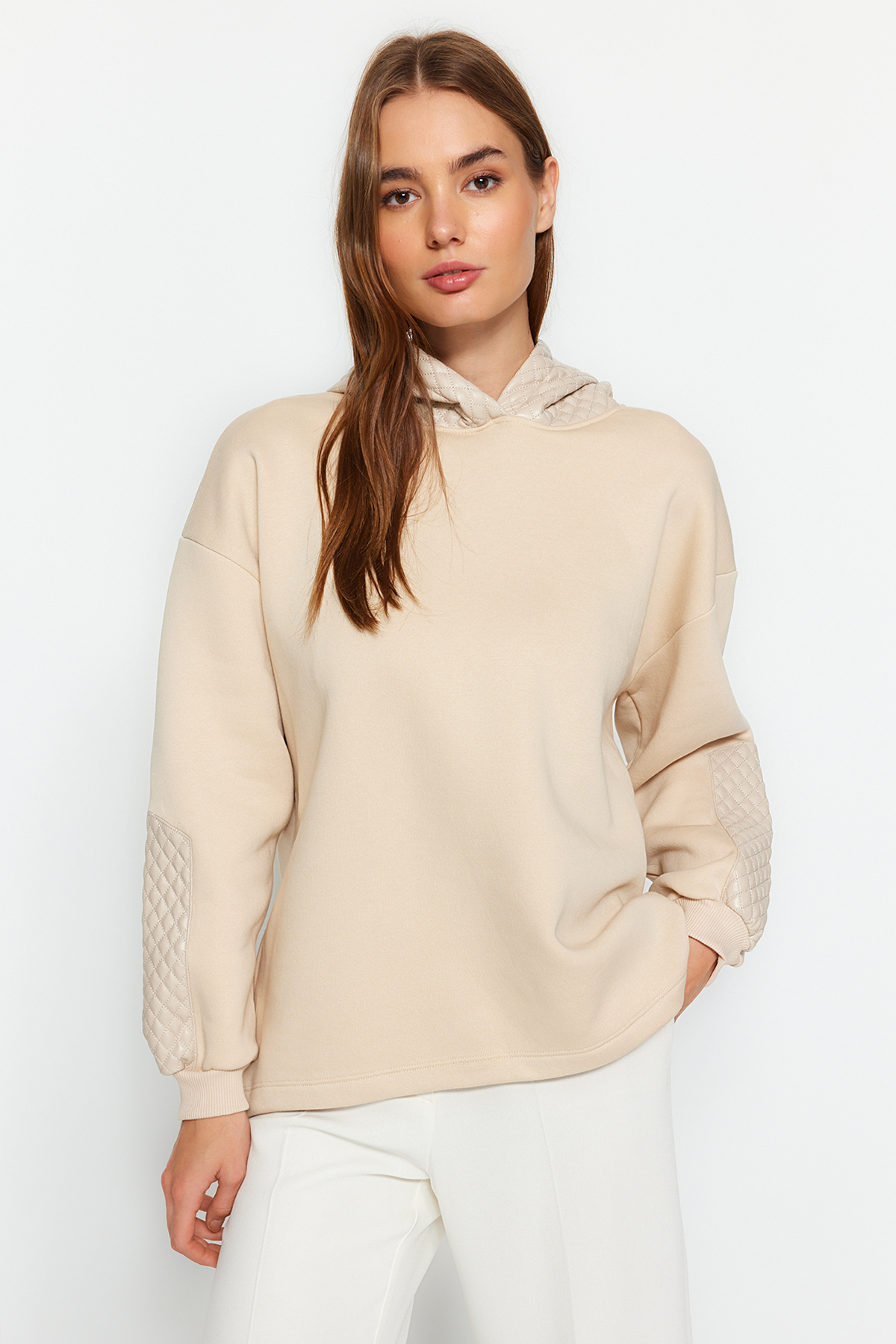 Trendyolmilla  Taş Kalın İçi Polarlı Kapitoneli Kapüşonlu Regular/Normal Kalıp Örme Sweatshirt TWOAW24SW00205 - Görsel 2