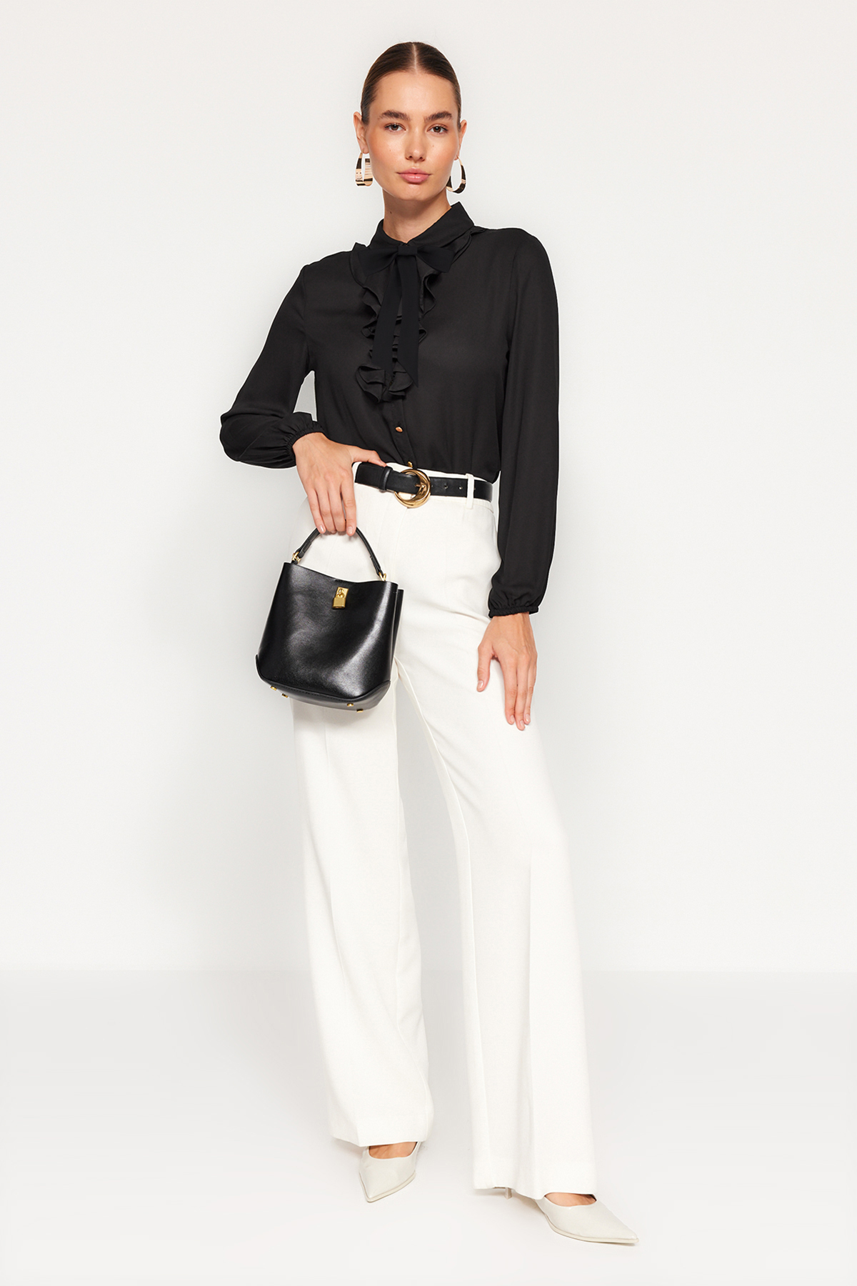 Trendyolmilla  Siyah Çıkarılabilir Fiyonklu Oversize Dokuma Gömlek TWOAW24GO00164 - Görsel 3