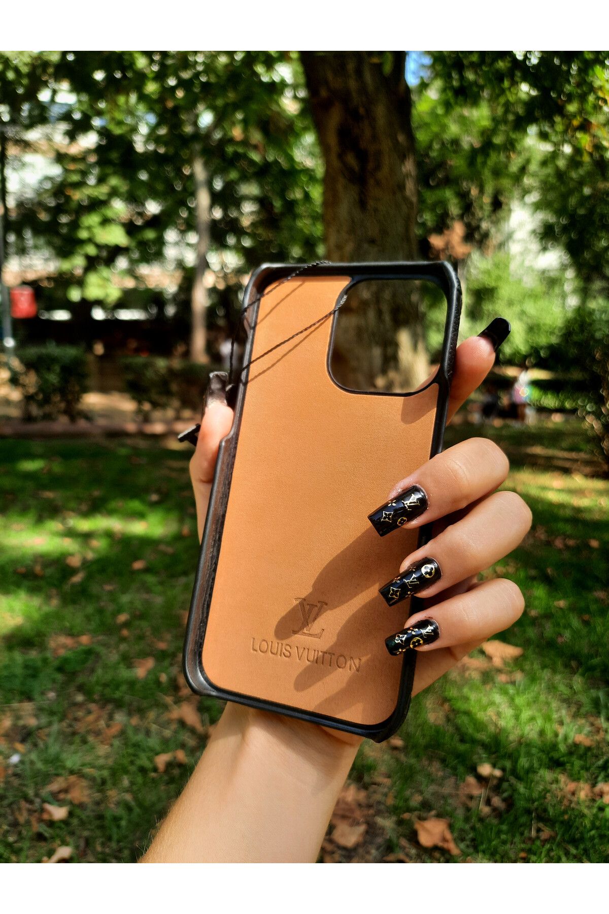 venetta aksesuar Iphone 13 Uyumlu Louis Vuitton sert plastik kılıf