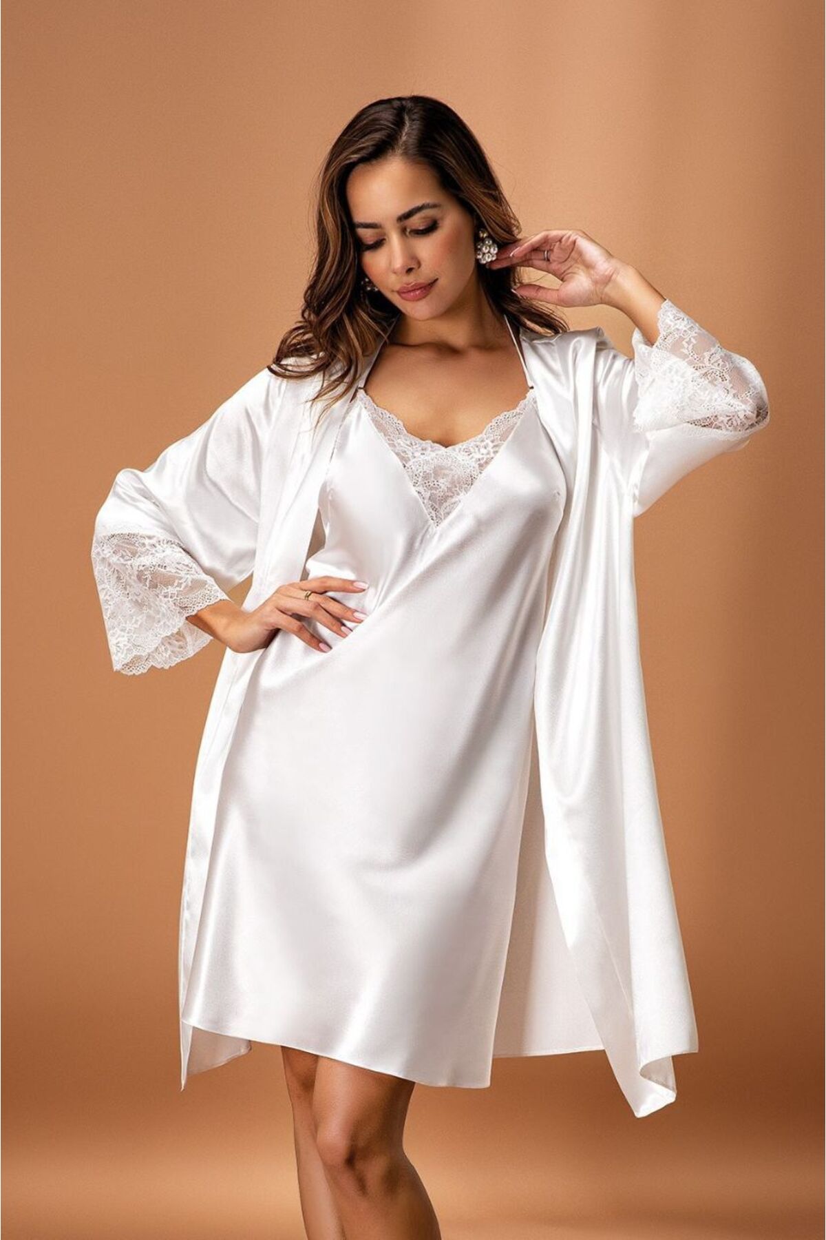 by İGP Ekru Kadın Saten Sabahlıklı Gecelik Takım