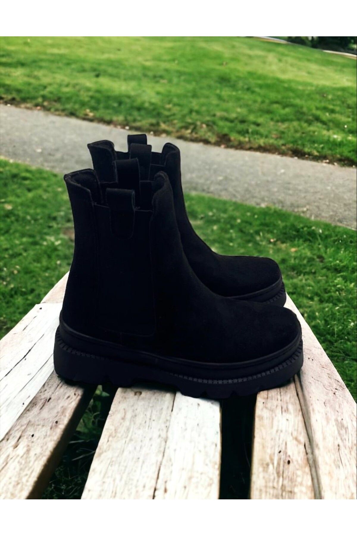 Uo brody platform chelsea boot on sale