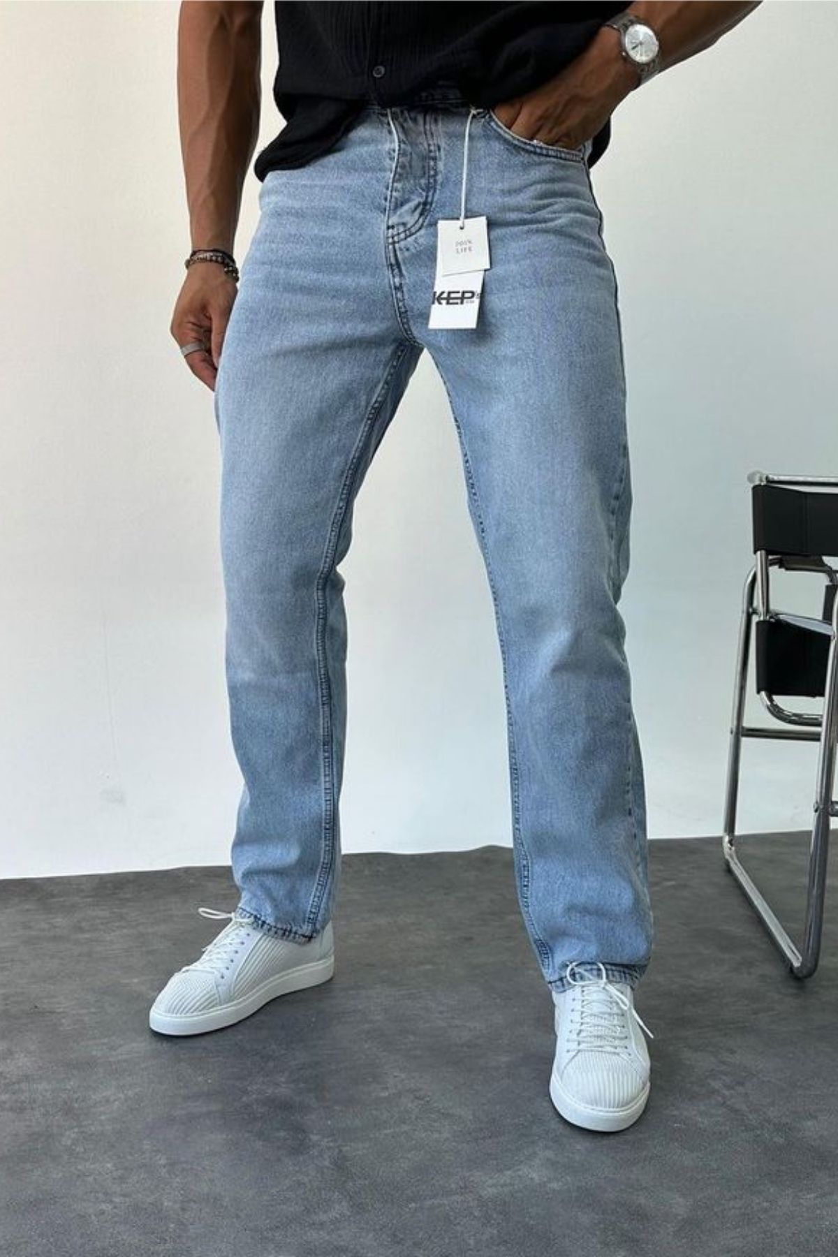 Loose Fit Jeans in Light Blue