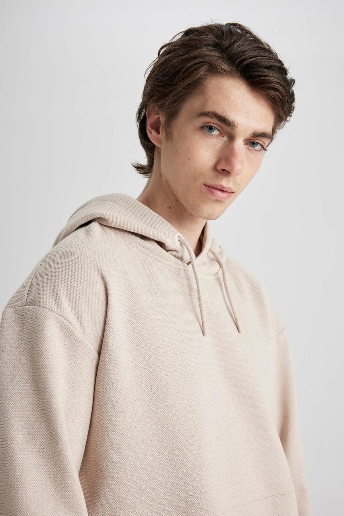 Defacto Boxy Fit Hooded Pike Sweatshirt Trendyol