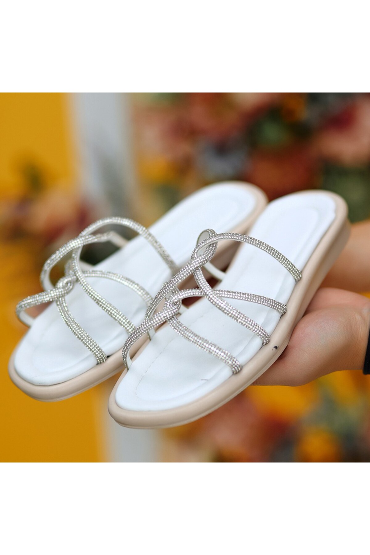 Akki Gümüş Boncuk İşlemeli Terlik