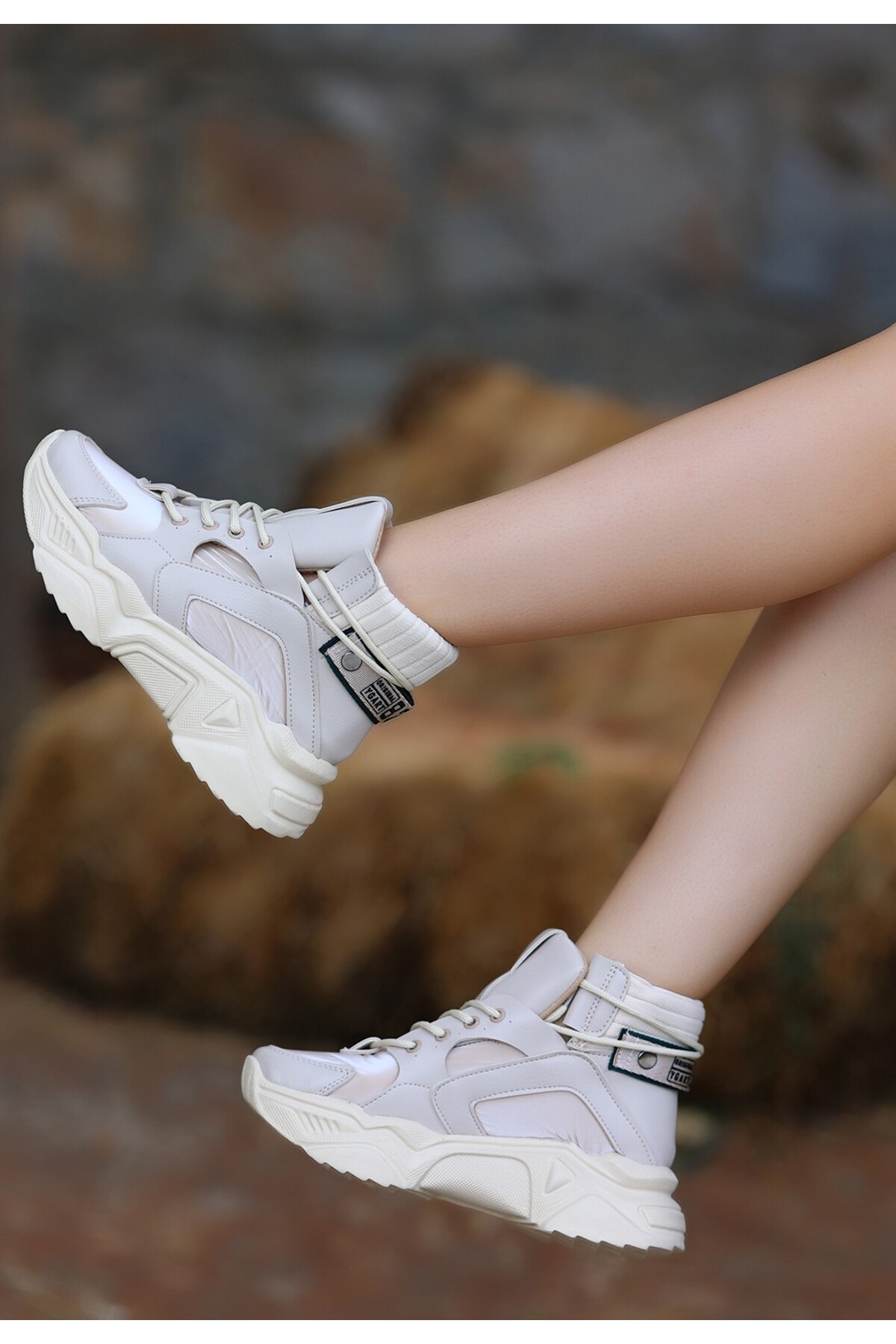 Nolli Ten Cilt Bağcıklı Bot