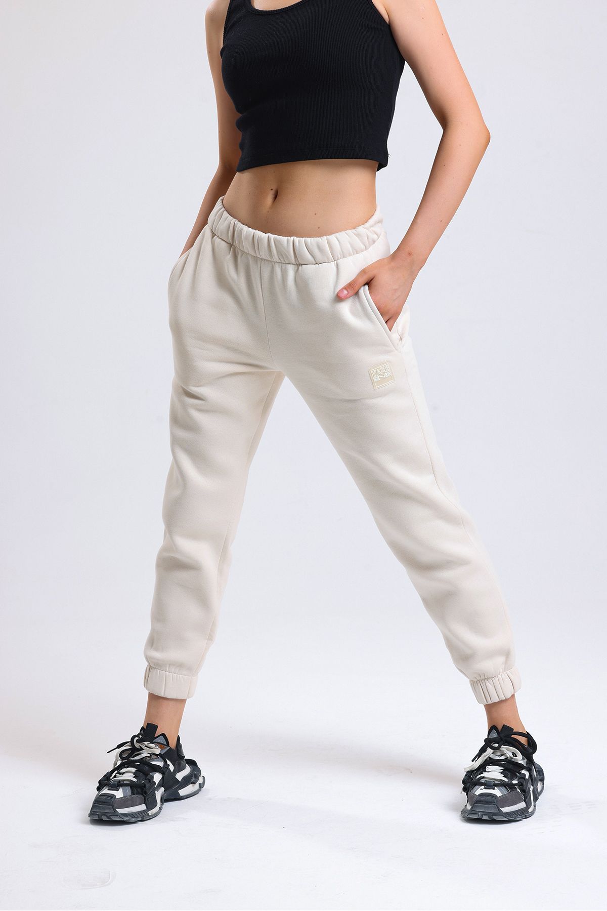 Elastic waist pocket side online sweatpants