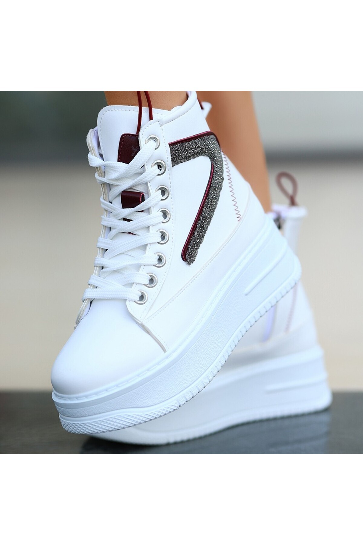 Pone Beyaz Cilt Bordo Detaylı Bağcıklı Bot