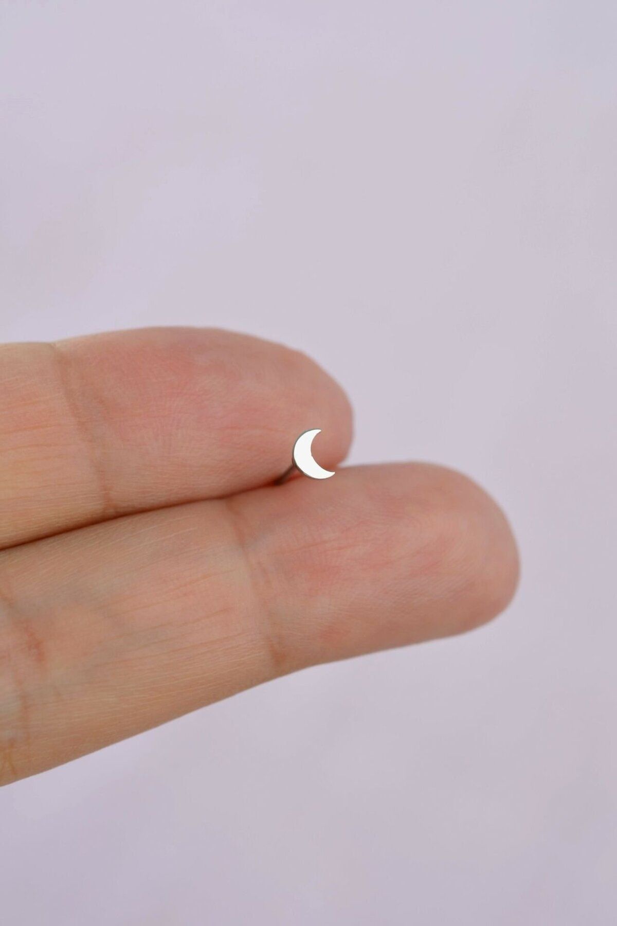Crescent moon nose clearance ring