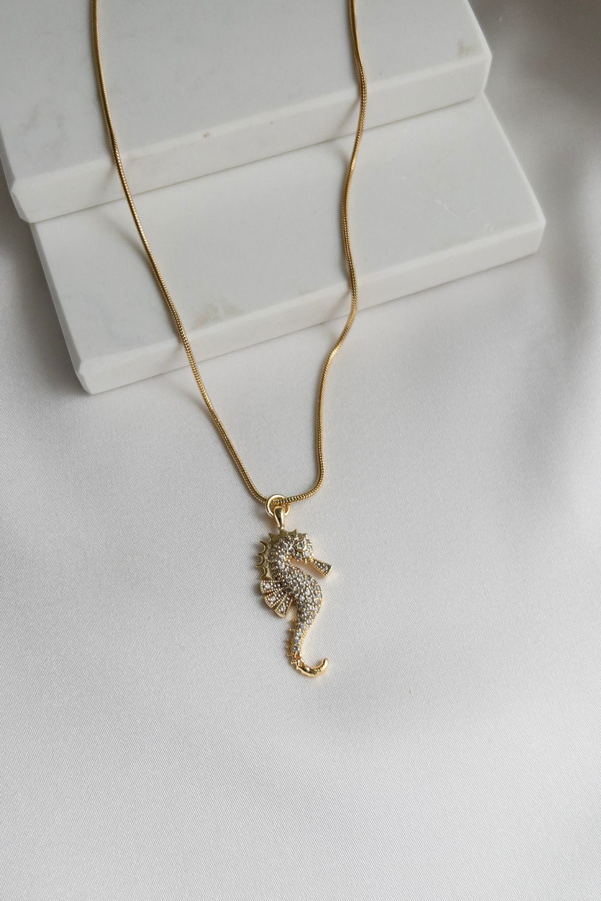 Supreme seahorse discount chain