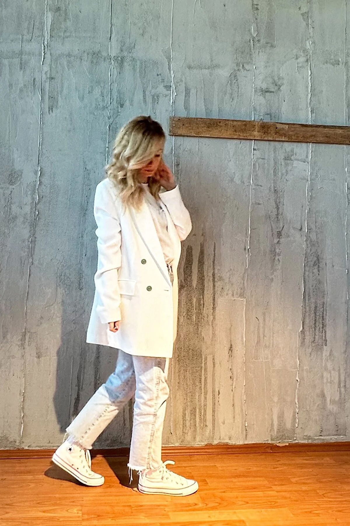 Off white on sale blazer with jeans