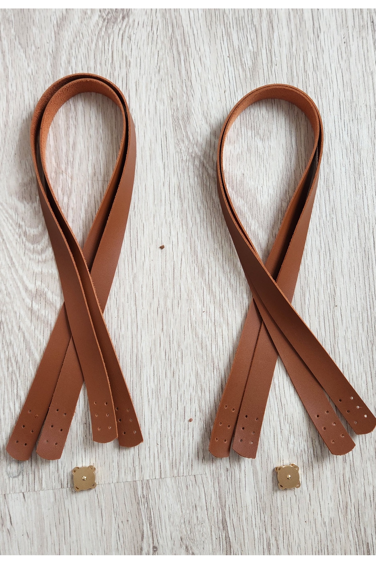 LEATHER SEWN HANGER (70 CM) AND 2 SEWN MAGNETS ( 2 STANDS KIT)