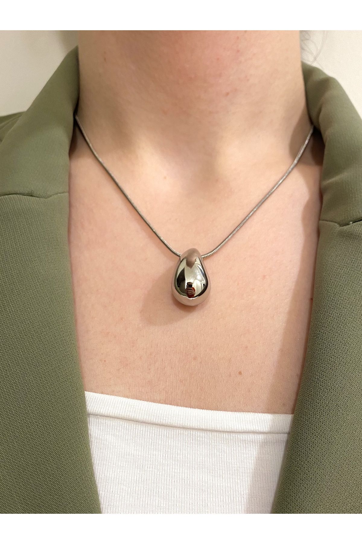 Liora necklace clearance