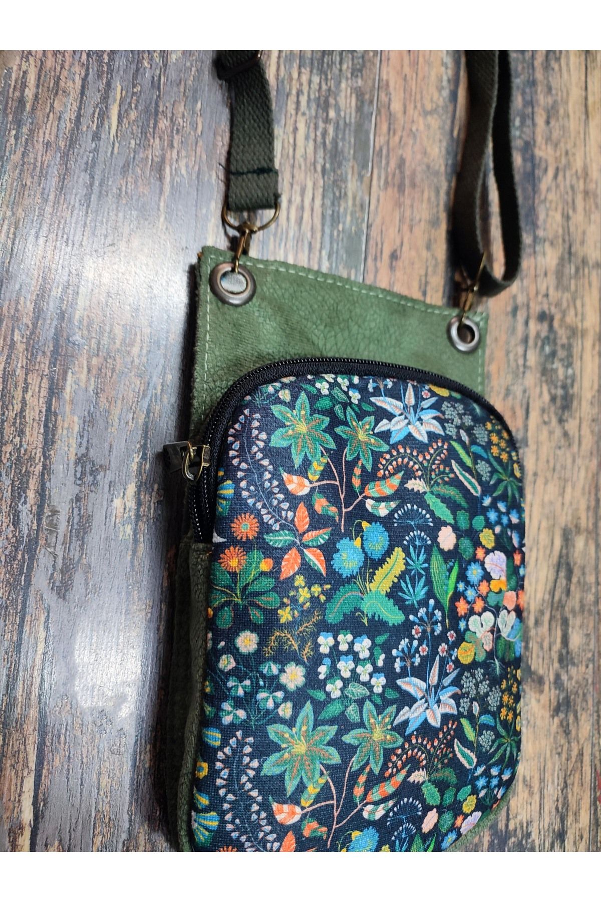 Phone purse with shoulder strap store