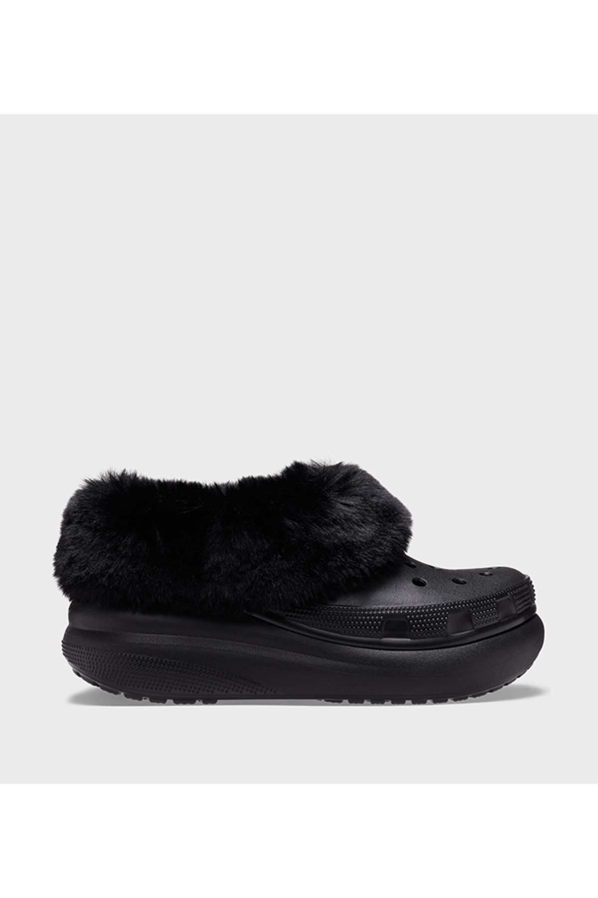 بوت مدل Furever Crush از برند کراکس رنگ مشکی با طراحی ساده برای استفاده روزمره Crocs