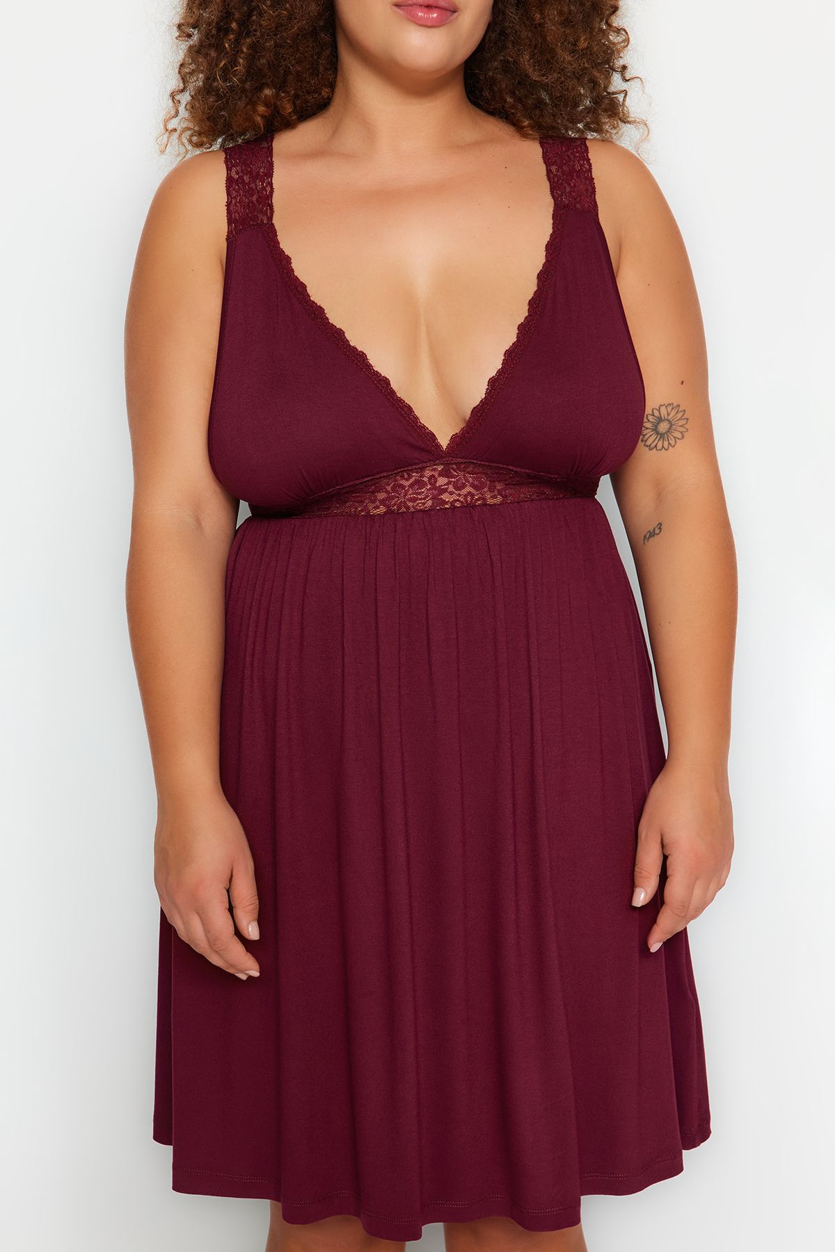 Trendyol Curve-Burgunderrotes Nachthemd aus gestrickter Spitze TBBSS22GC0050 3
