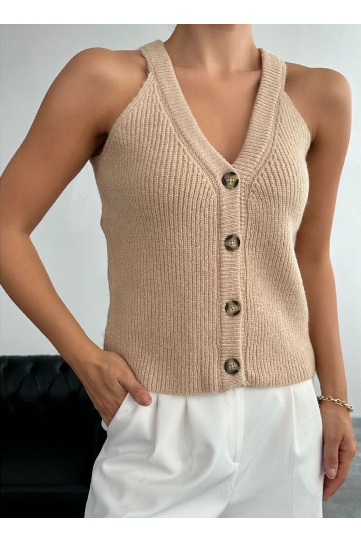 Qu Style halter neck buttoned vest