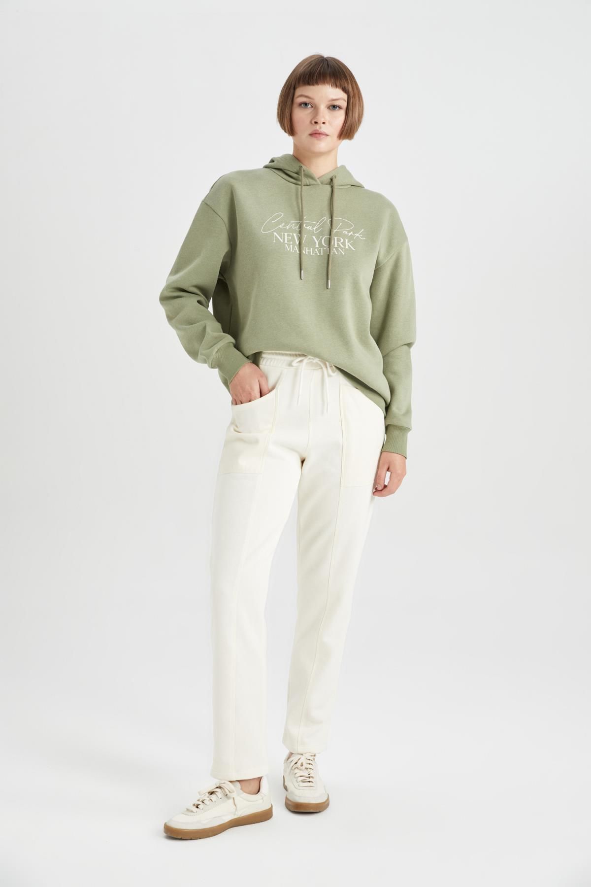 Thick sweatpants with hotsell pockets