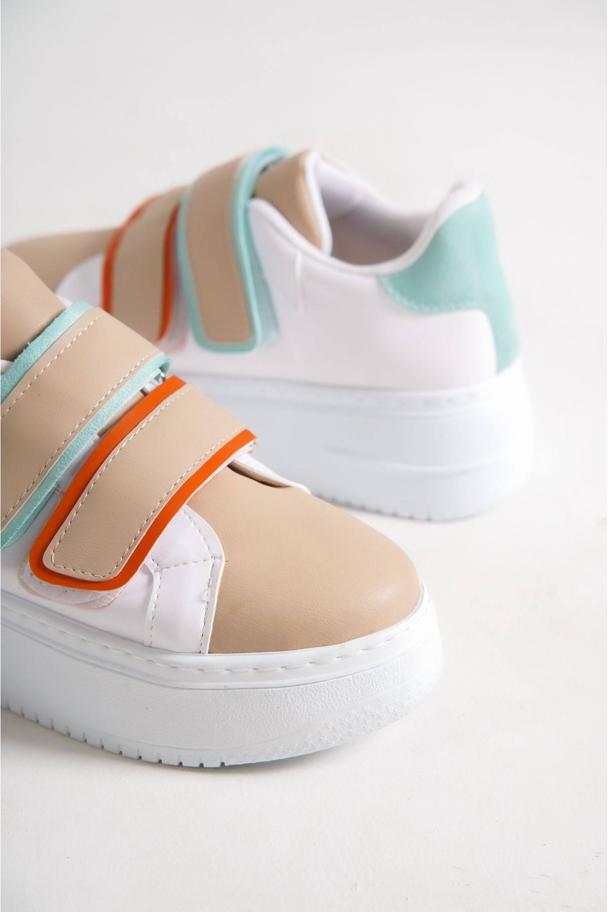 2 strap velcro shoes 2025