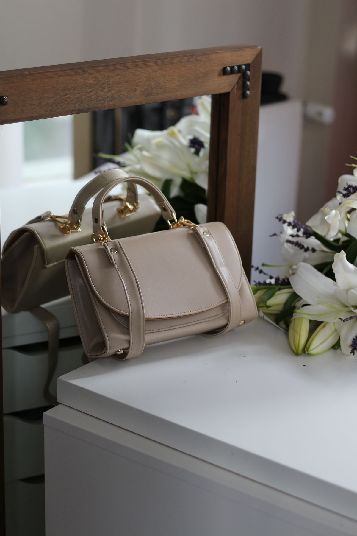 Aldo oval bag deals