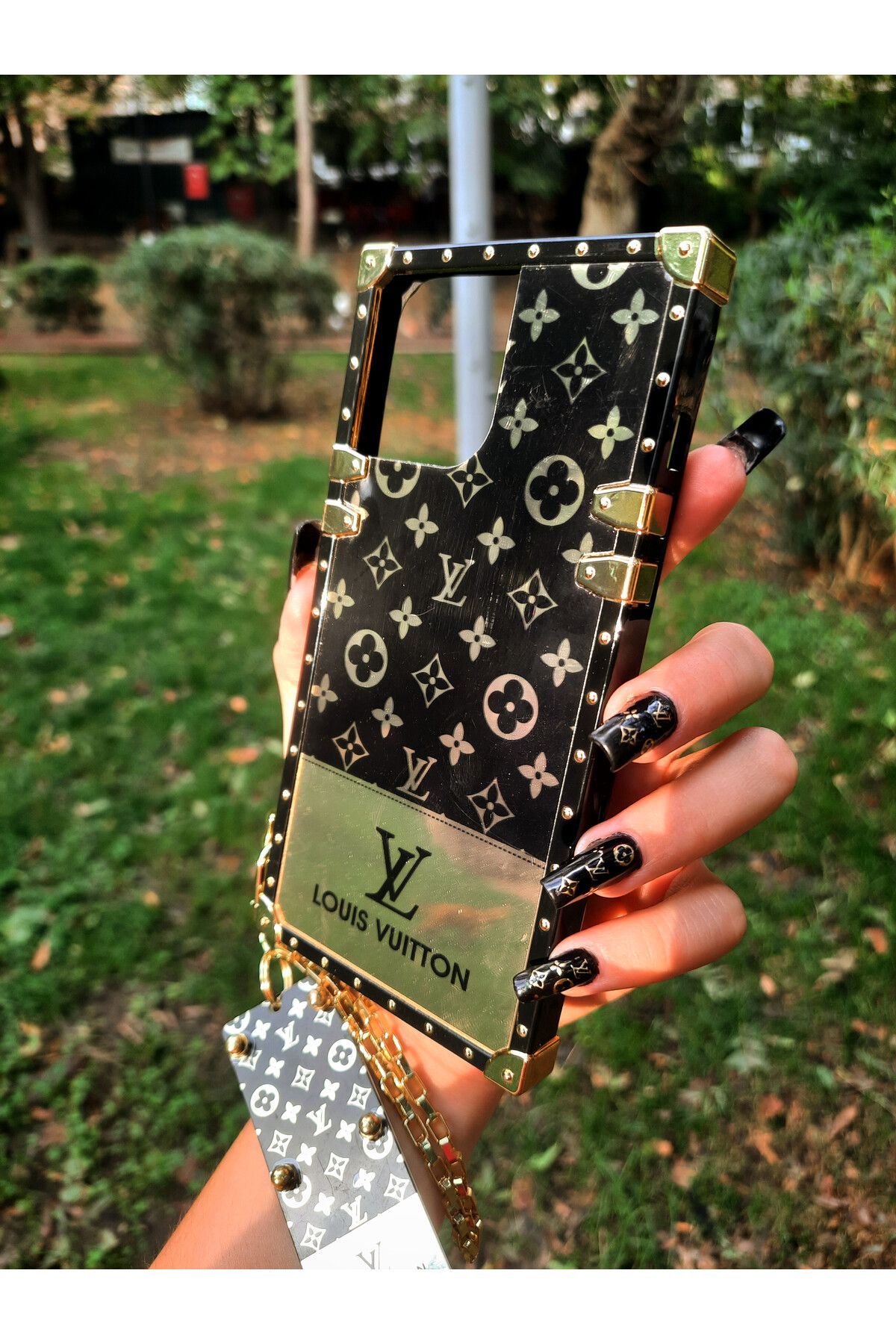 venetta aksesuar Iphone 13 Uyumlu Louis Vuitton sert plastik kılıf