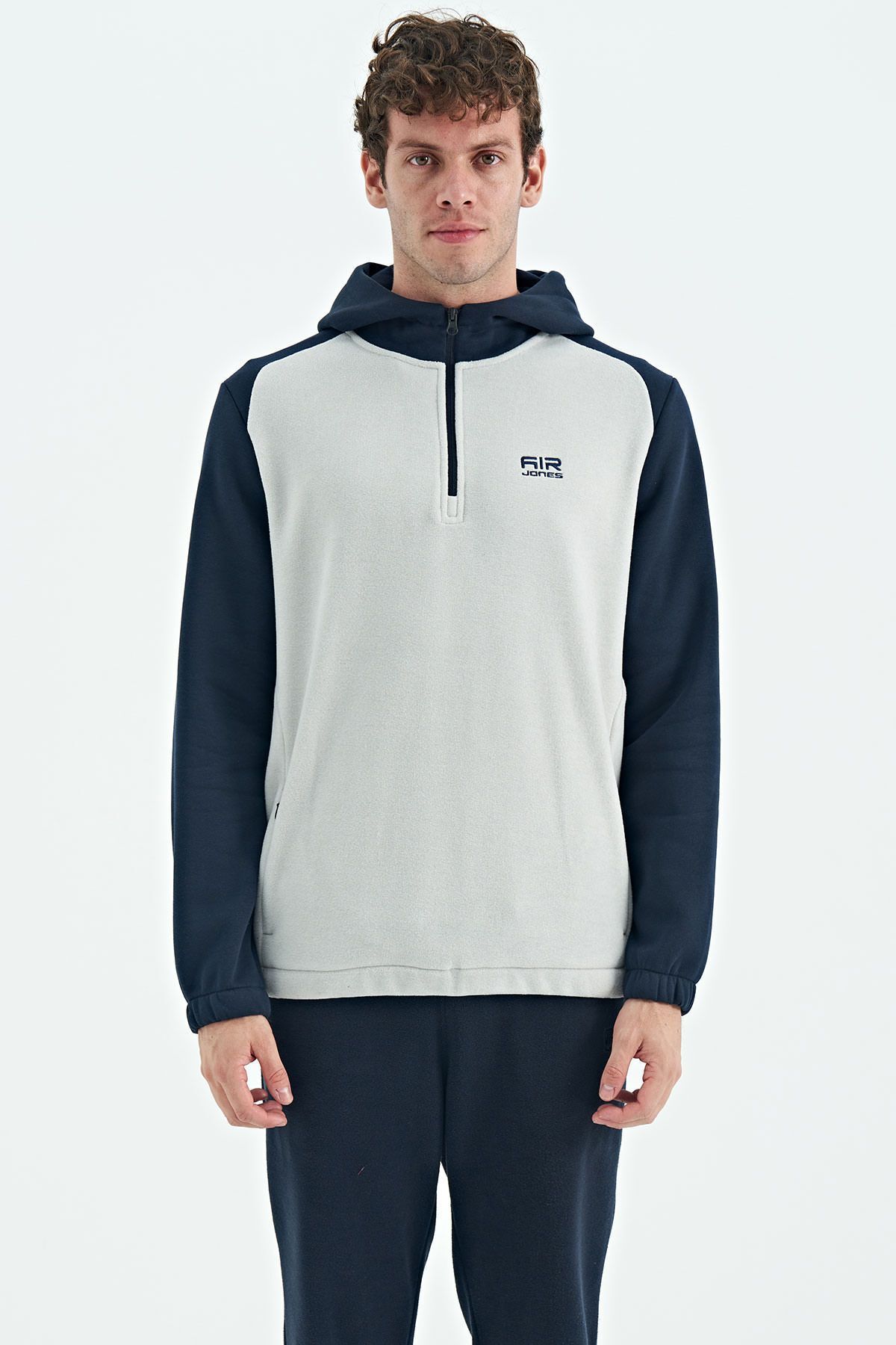 Sportswear colorblocked fleece sweatshirt new arrivals