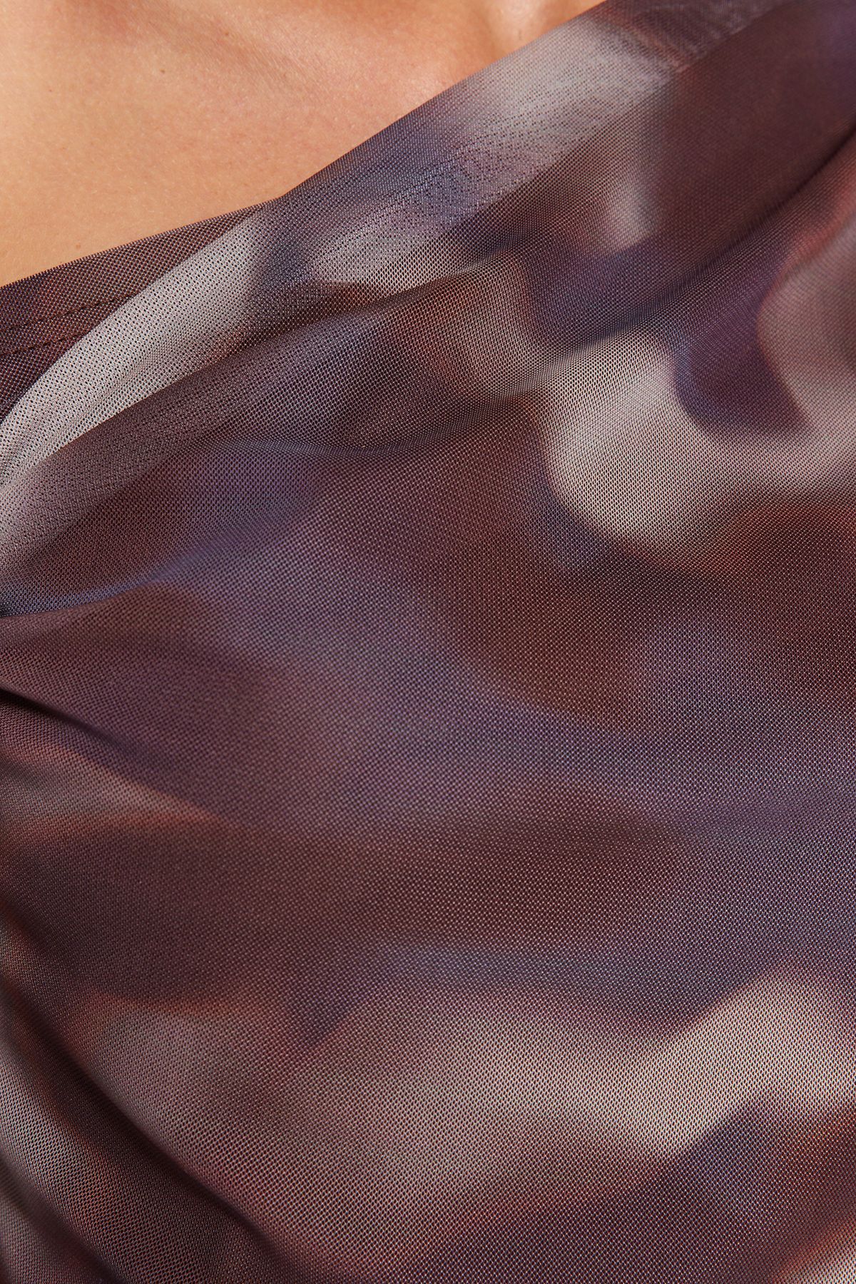 Trendyol Collection-Braune, mit Tüll gefütterte, körperbetonte, asymmetrische Strickbluse mit Revers TWOAW24BZ00051 17