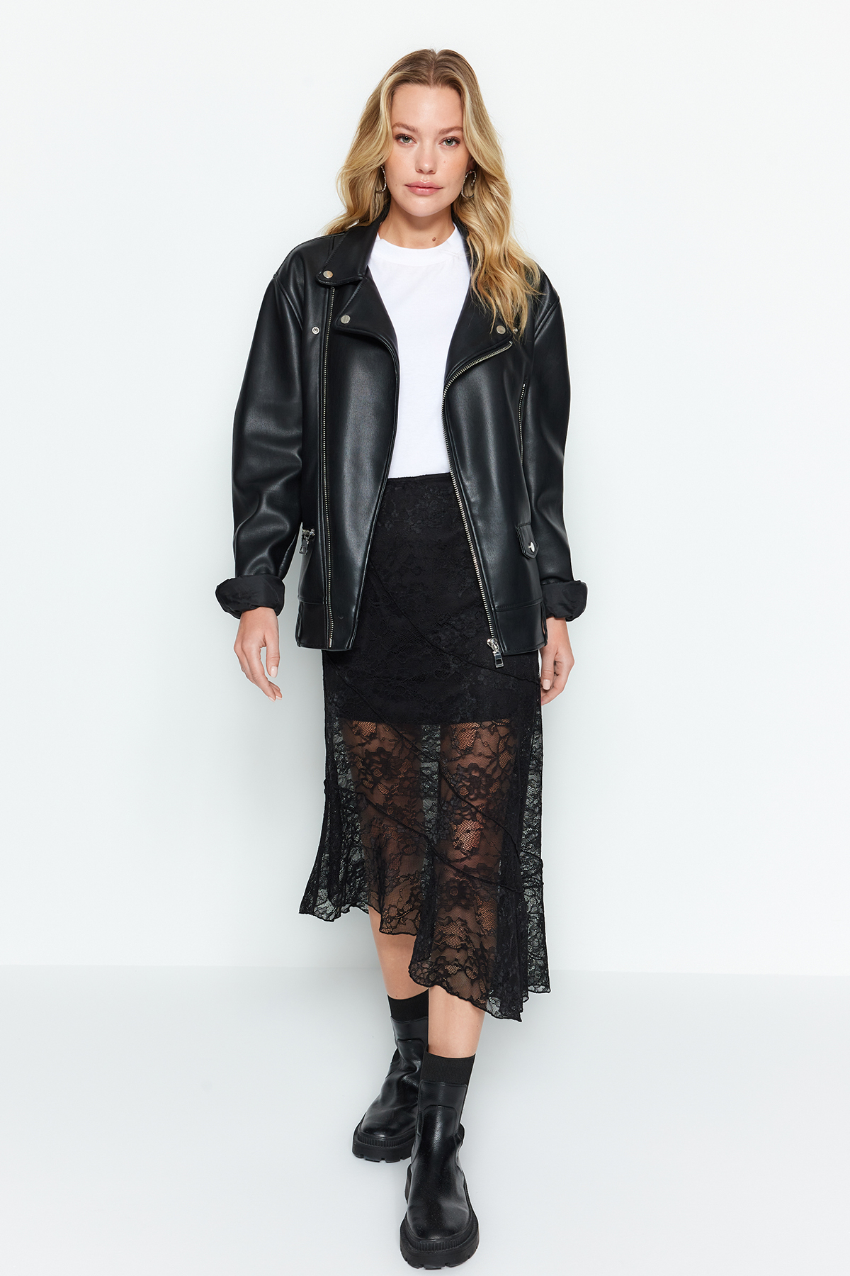 Trendyolmilla  Siyah Asimetrik Midi Astarlı Dantel Örme Etek TWOAW24ET00331 - Görsel 3