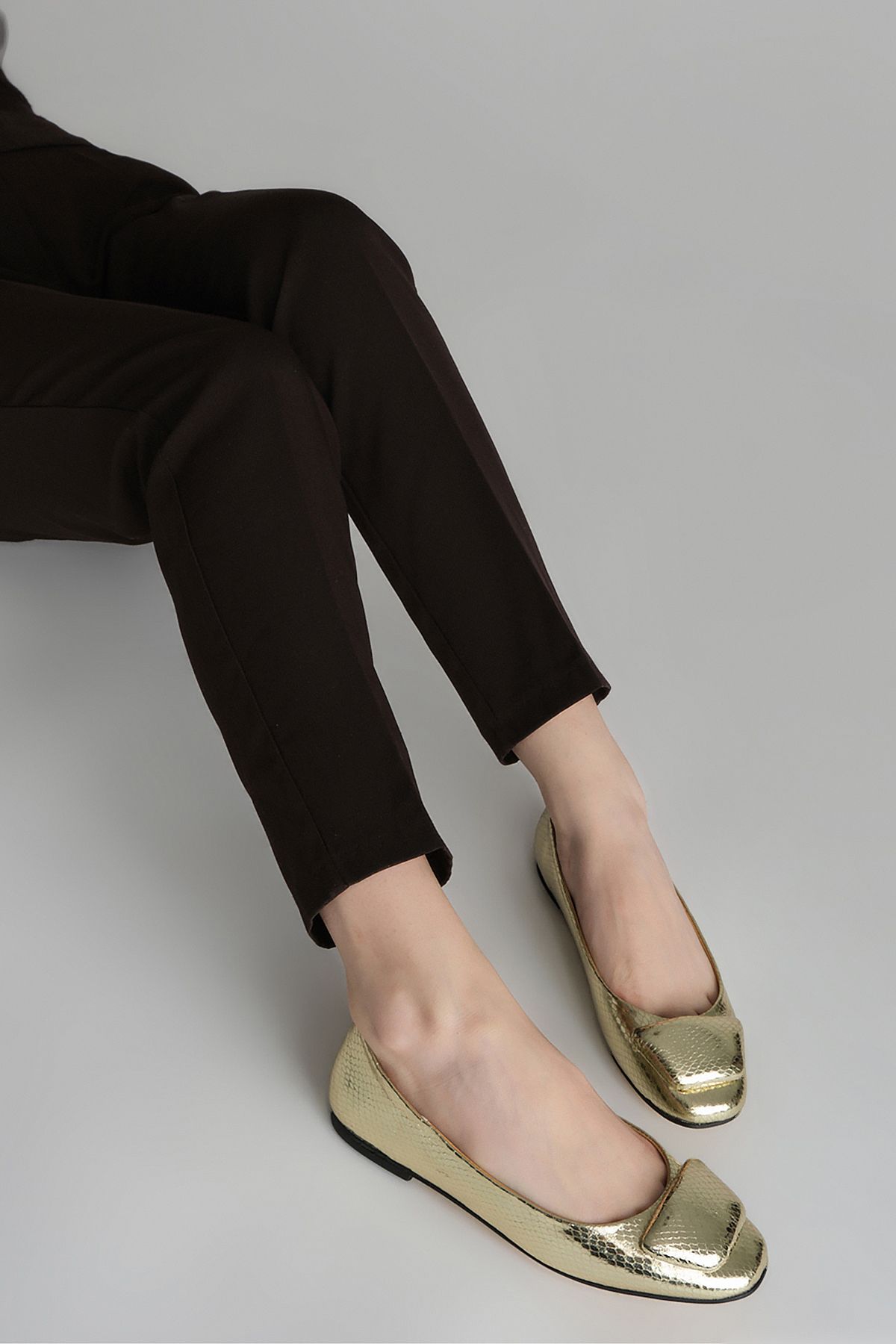 Gold flat shoes women's hotsell