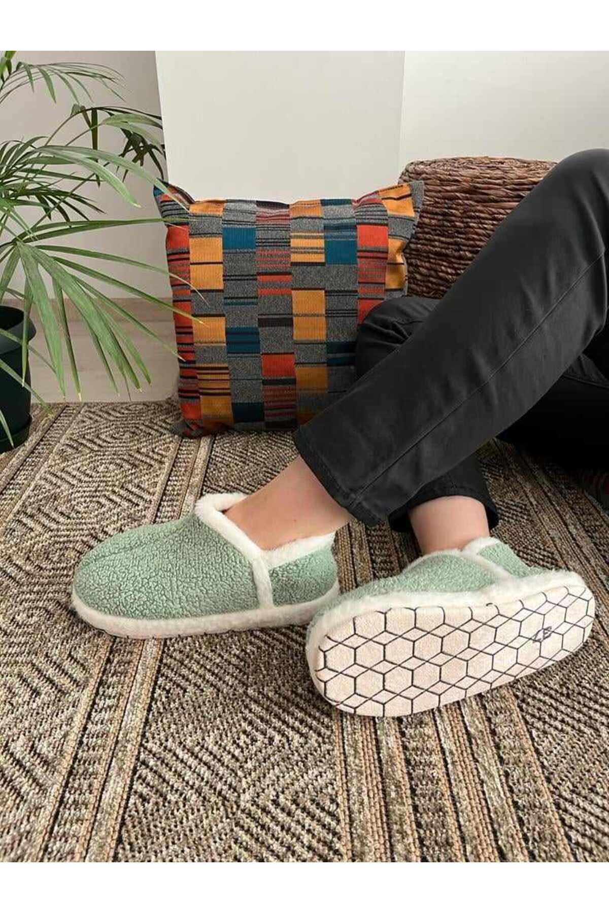 House shoes 2025