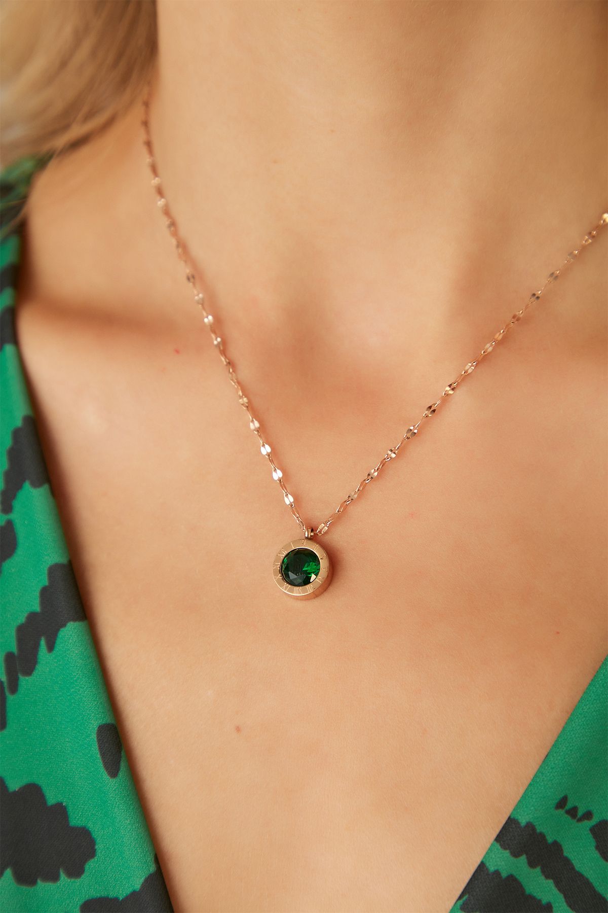 Choker shop emerald necklace
