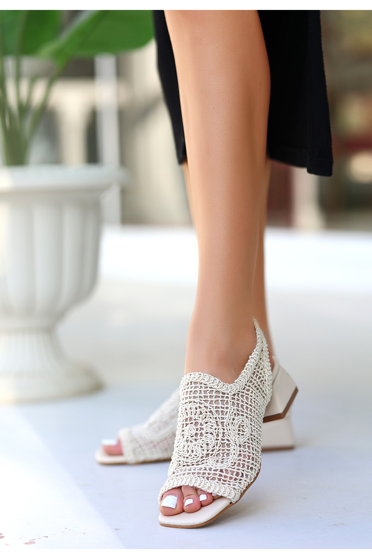 D nna Bej Örgü Topuklu Ayakkabı