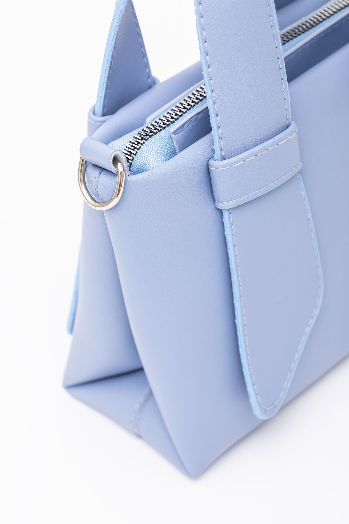 https://cdn.dsmcdn.com/ty1009/product/media/images/prod/SPM/PIM/20231007/11/9b81671c-5ac0-38e5-8e2a-7e962957fc1e/1_org_zoom.jpg