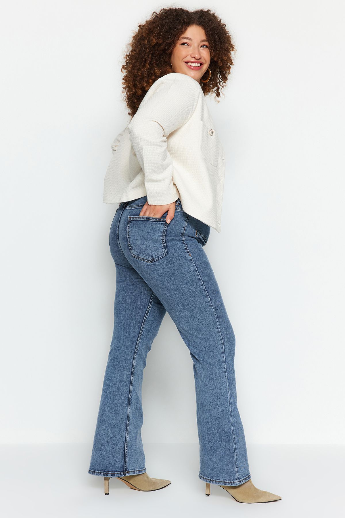 Trendyol Curve-Сини испански дънки TBBAW24CJ00006 8