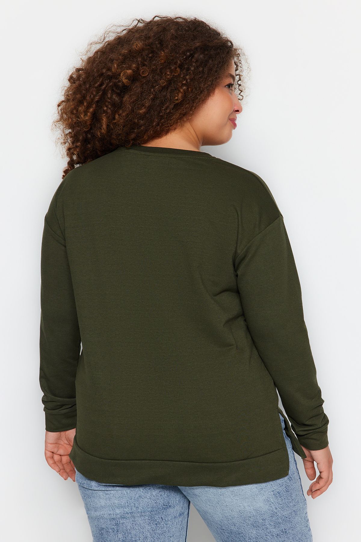 Trendyol Curve-Khakifarbenes, dünnes Strick-Sweatshirt mit Schlitz und Details TBSSS22SW0172 5