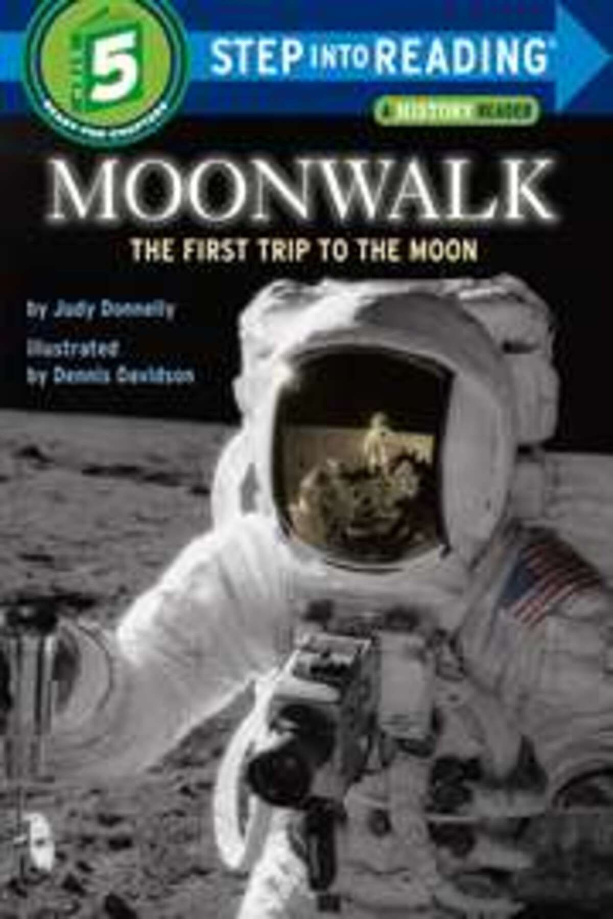 Random House-Moonwalk (Step Into Reading, Step 5) 3