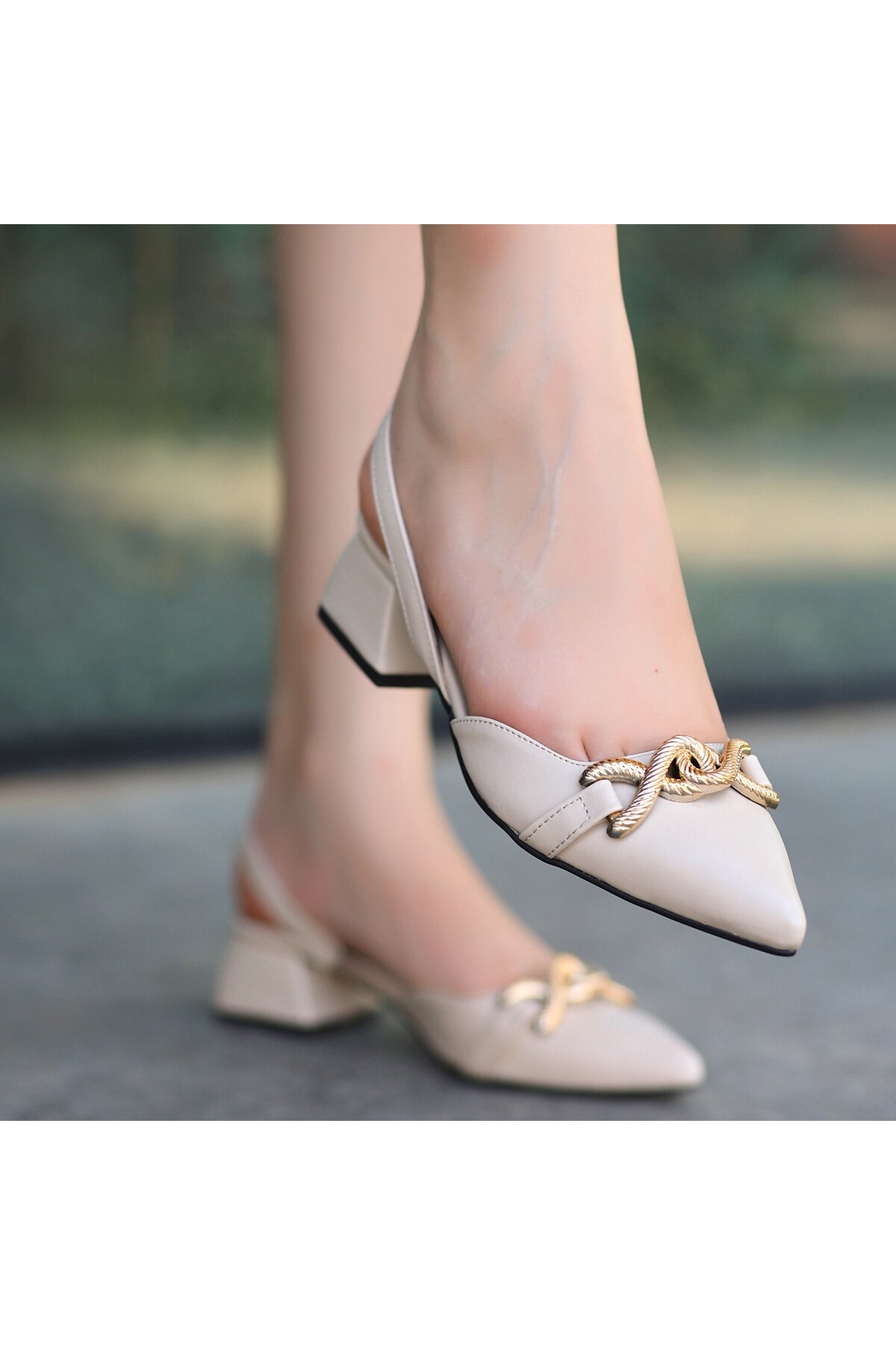 Tarfi Bej Cilt Topuklu Ayakkabı