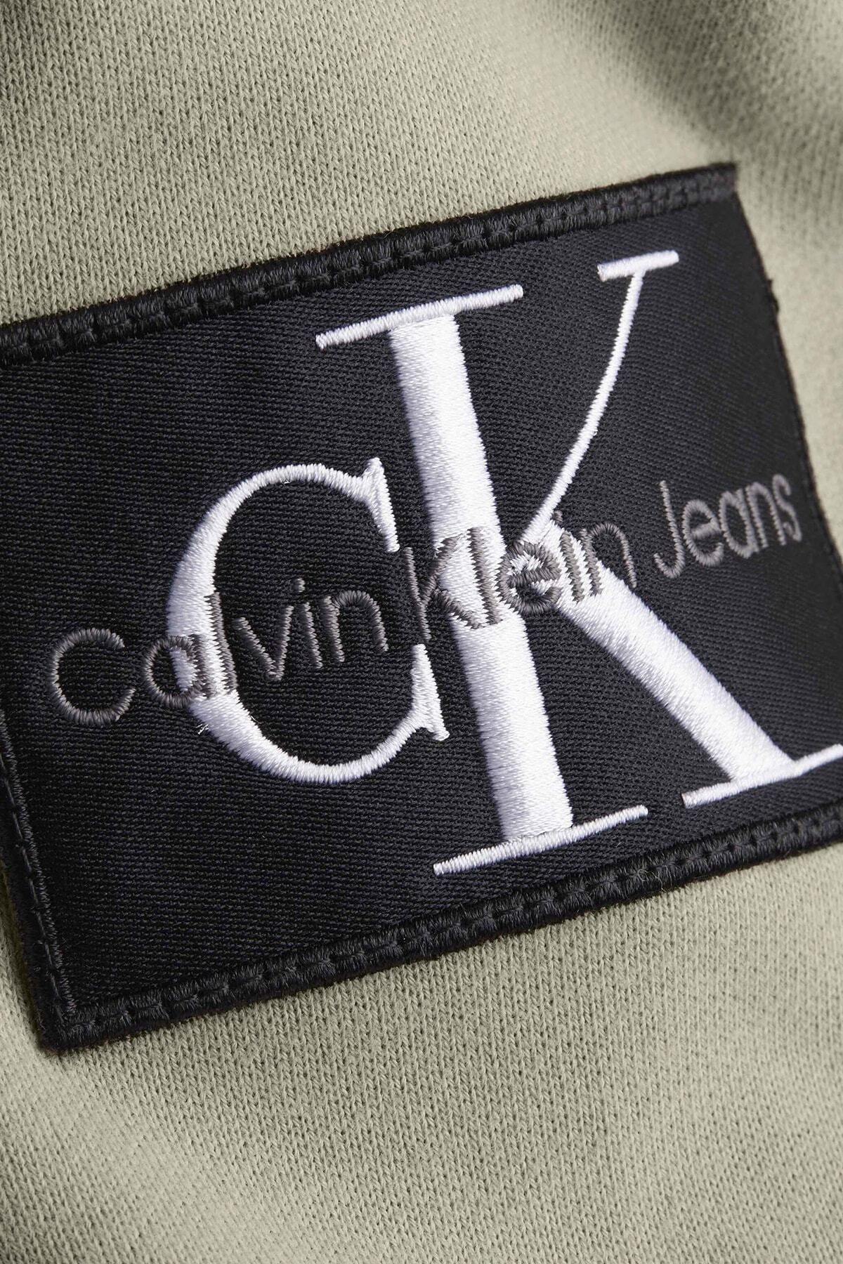 Calvin Klein Sweatshirt Brown Regular fit Trendyol