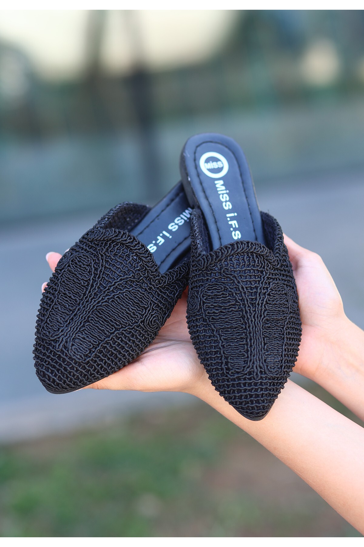 Osse Siyah Örgülü Terlik