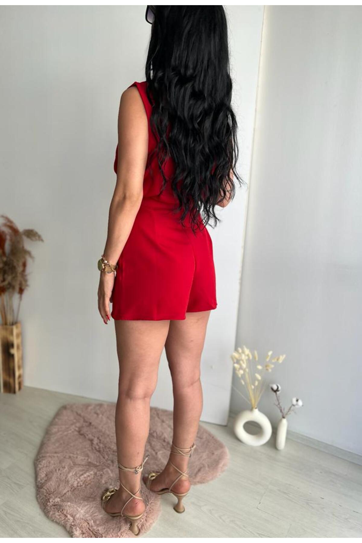 Sıfır Kollu Kemerli Tulum Elbise