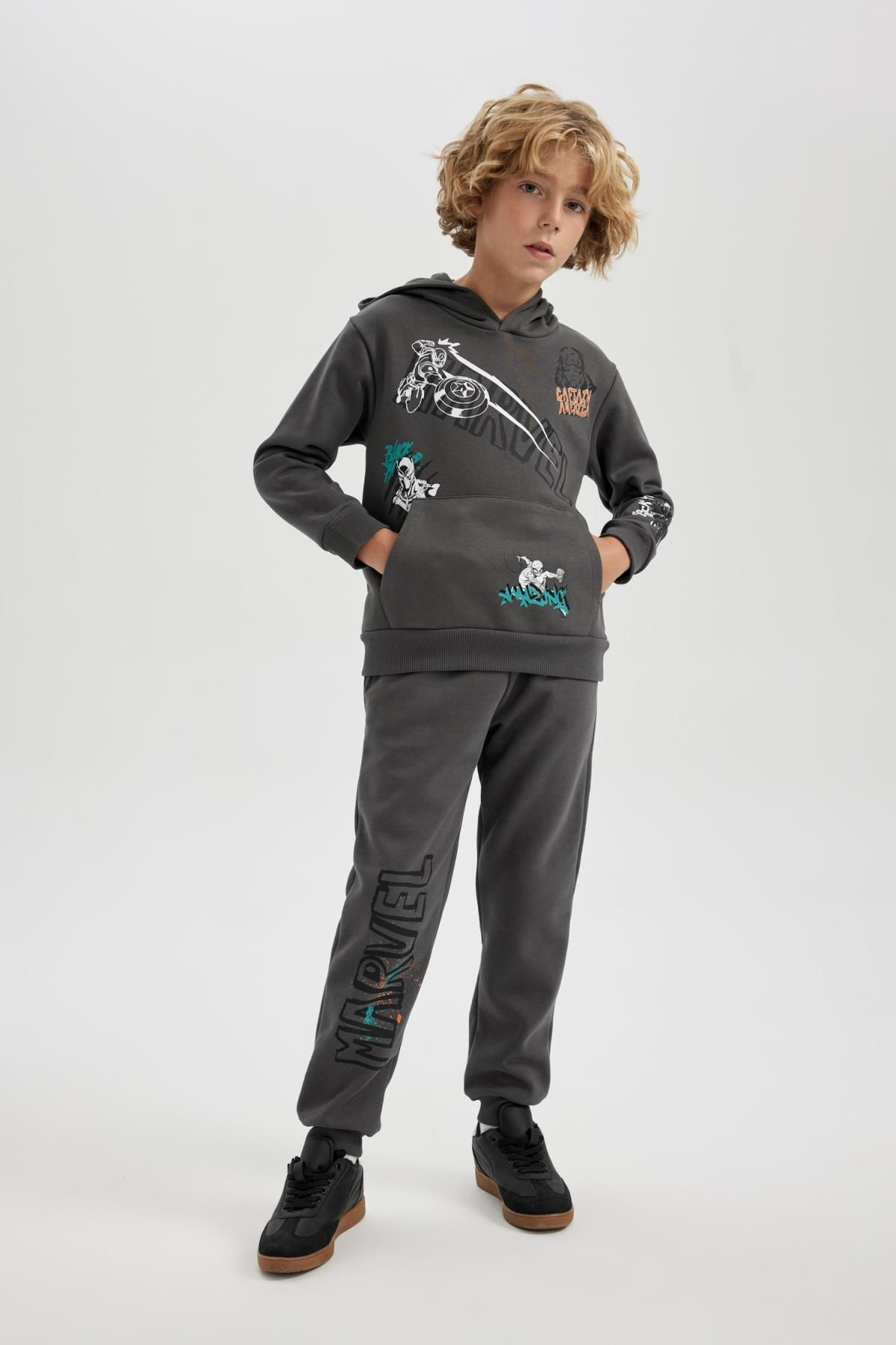 Defacto Boy s Marvel Avengers Hooded Sweatshirt Sweatpants 2 Piece